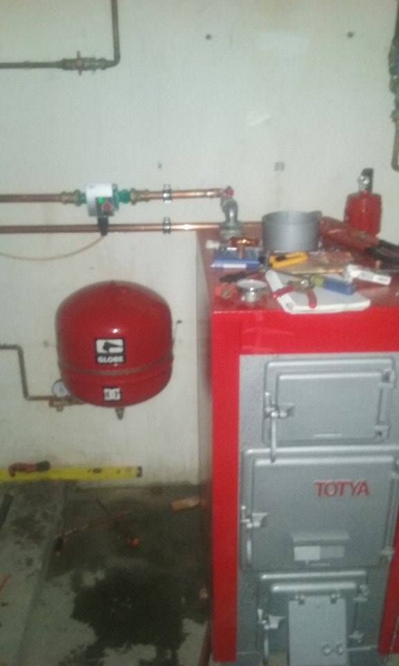 Totya kazán bekötése,Tágulási tartály,keringető szivattyú,javítás